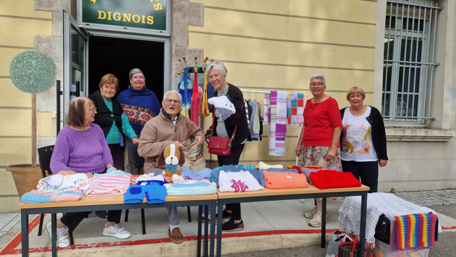 Rencontre avec "Les tricoteuses" du club des Gavots ! Rencontre avec "Les tricoteuses" du club des Gavots !