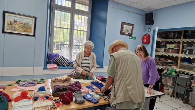 Rencontre avec "Les tricoteuses" du club des Gavots ! Rencontre avec "Les tricoteuses" du club des Gavots !