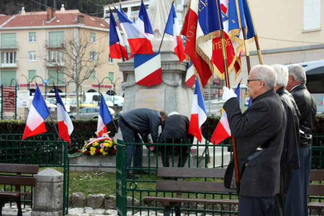 Le 53ème anniversaire du Cessez-le-feu de la guerre d’Algérie a été célébré à Sisteron ! Le 53ème anniversaire du Cessez-le-feu de la guerre d’Algérie a été célébré à Sisteron !