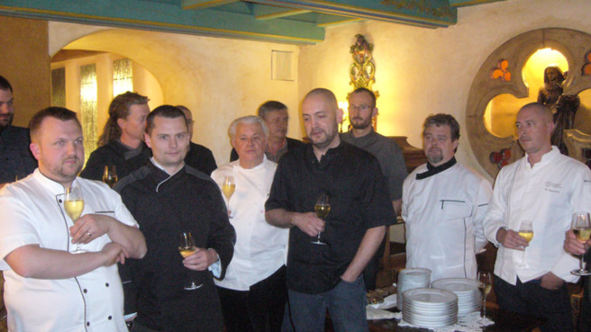 12 chefs locaux réunis pour former l’association Haute Provence gourmande 12 chefs locaux réunis pour former l’association Haute Provence gourmande