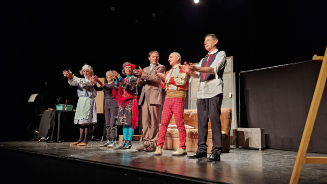 à l'issue de la pièce Le système Ribadier par la Compagnie Plume en ciel à l'issue de la pièce Le système Ribadier par la Compagnie Plume en ciel