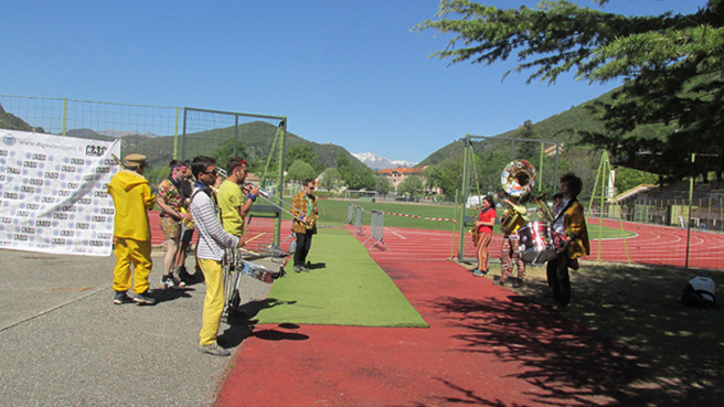 Des sportifs du Raid Centrale Paris accueillis à Digne Des sportifs du Raid Centrale Paris accueillis à Digne