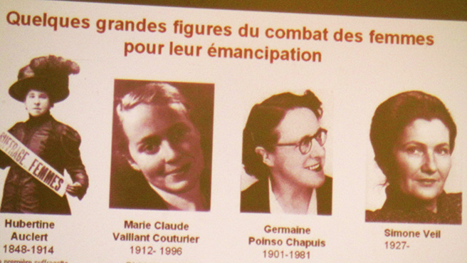 Les Françaises ont le droit de voter depuis 70 ans. Les Françaises ont le droit de voter depuis 70 ans.