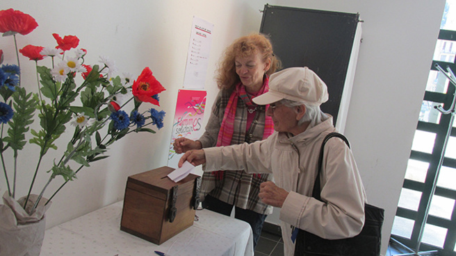 Les Françaises ont le droit de voter depuis 70 ans. Les Françaises ont le droit de voter depuis 70 ans.