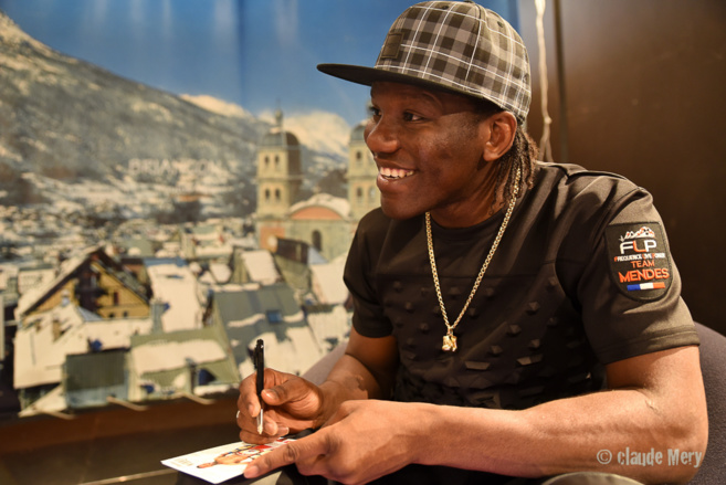 Phénomène de la boxe, Hassan N’Dam s’entraîne à Briançon Phénomène de la boxe, Hassan N’Dam s’entraîne à Briançon