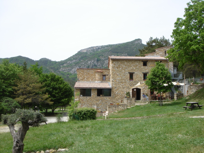 La Bergerie de Faucon du père Gilbert a besoin de votre soutien pour son Ecole des Loubards La Bergerie de Faucon du père Gilbert a besoin de votre soutien pour son Ecole des Loubards