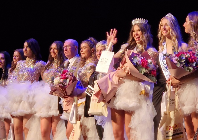 Nivine Sidouni originaire de Manosque est élue Miss Alpes du Sud 2024. Nivine Sidouni originaire de Manosque est élue Miss Alpes du Sud 2024.
