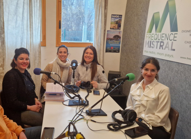 Elodie Rizzo - Eva Narici - Stéphanie Mallet - et Julie Martinez