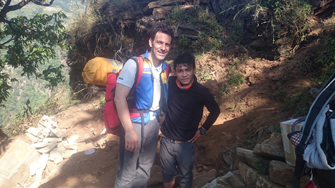 Un médecin urgentiste du SAMU 04 revient du Népal Un médecin urgentiste du SAMU 04 revient du Népal