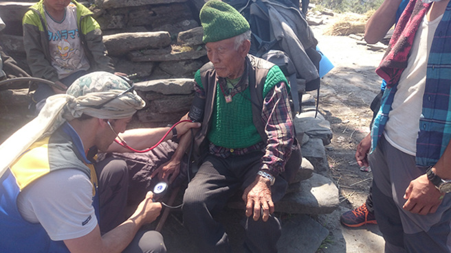Un médecin urgentiste du SAMU 04 revient du Népal