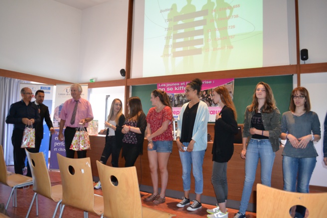 Les entreprises du 04 à la rencontre des lycéens de Manosque. Les entreprises du 04 à la rencontre des lycéens de Manosque.