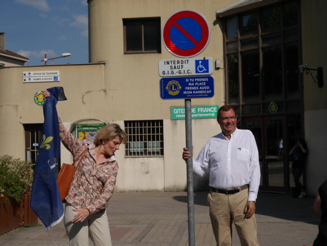 Si tu prends ma place, prends aussi mon handicap Si tu prends ma place, prends aussi mon handicap