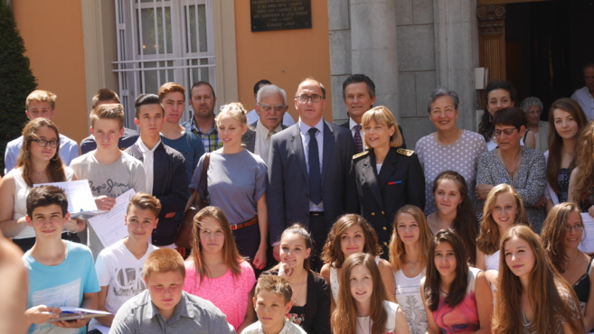 Collégiens et lycéens ont participé au concours de la Résistance et de la Déportation. Collégiens et lycéens ont participé au concours de la Résistance et de la Déportation.