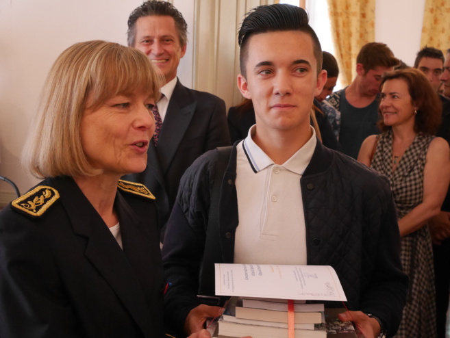 Collégiens et lycéens ont participé au concours de la Résistance et de la Déportation. Collégiens et lycéens ont participé au concours de la Résistance et de la Déportation.