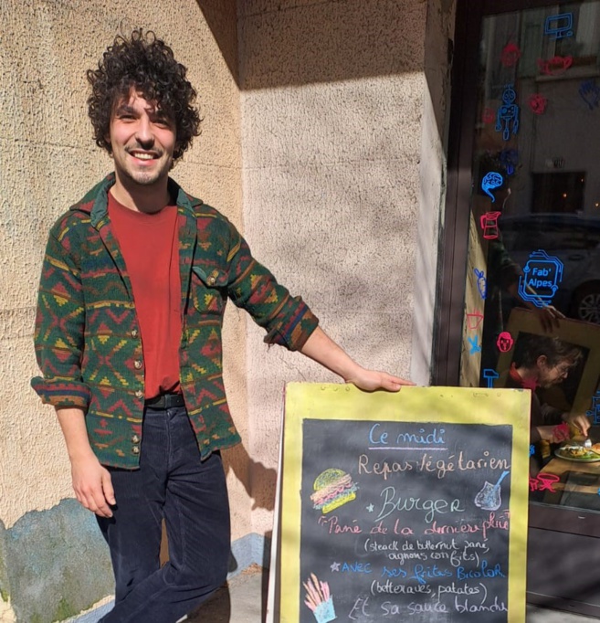 Chez Bernie, une cantine participative et solidaire bien dans son assiette Chez Bernie, une cantine participative et solidaire bien dans son assiette
