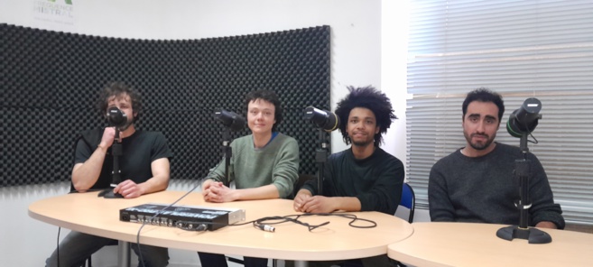 JAKO COLLECTIF EN CONCERT A LA CAPSULE DE MANOSQUE JAKO COLLECTIF EN CONCERT A LA CAPSULE DE MANOSQUE