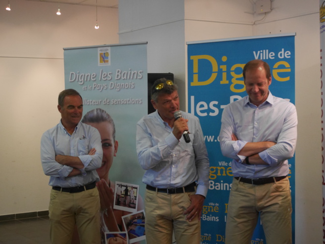 La petite reine dans la roue de Bernard Thévenet et Bernard Hinault La petite reine dans la roue de Bernard Thévenet et Bernard Hinault