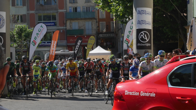 La petite reine dans la roue de Bernard Thévenet et Bernard Hinault La petite reine dans la roue de Bernard Thévenet et Bernard Hinault