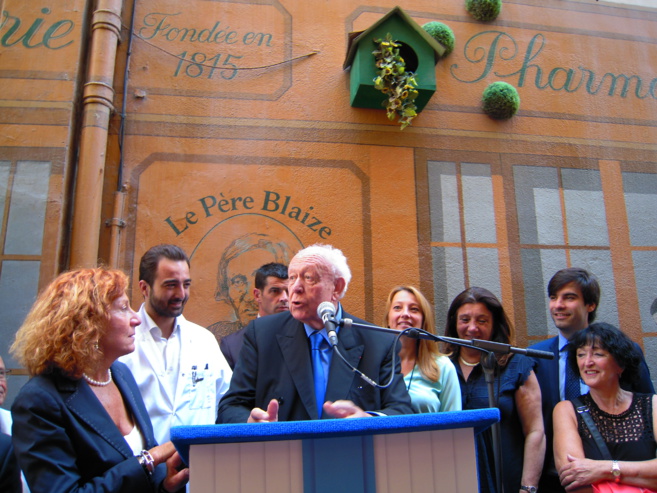 Le Père Blaize, herboristerie bien connue des Marseillais fête son bicentenaire. Le Père Blaize, herboristerie bien connue des Marseillais fête son bicentenaire.