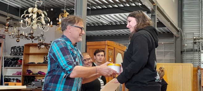 REMISE DE DIPLOME du CQP à La Ressourcerie de Haute Provence Sainte-Tulle-Forcalquier-Châteaux-Arnoux REMISE DE DIPLOME du CQP à La Ressourcerie de Haute Provence Sainte-Tulle-Forcalquier-Châteaux-Arnoux