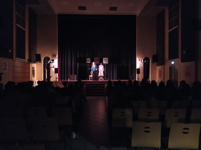La Cie Chabraque présente son spectacle "In Petto" au collège Mauzan La Cie Chabraque présente son spectacle "In Petto" au collège Mauzan