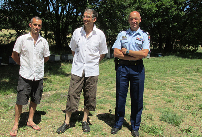 Pour éviter d’avoir le bourdon et des ruches volées les apiculteurs s’unissent aux gendarmes Pour éviter d’avoir le bourdon et des ruches volées les apiculteurs s’unissent aux gendarmes