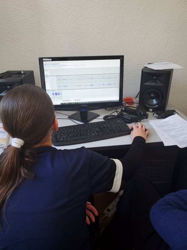 Emission du Collège Jean Giono de Manosque sur le thème de l'engagement Emission du Collège Jean Giono de Manosque sur le thème de l'engagement