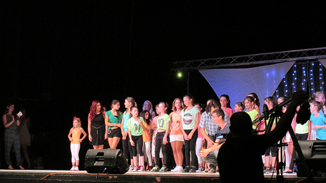 Les élèves de piano et de danse de l’école du sous-sol ont ravi le public dignois. Les élèves de piano et de danse de l’école du sous-sol ont ravi le public dignois.