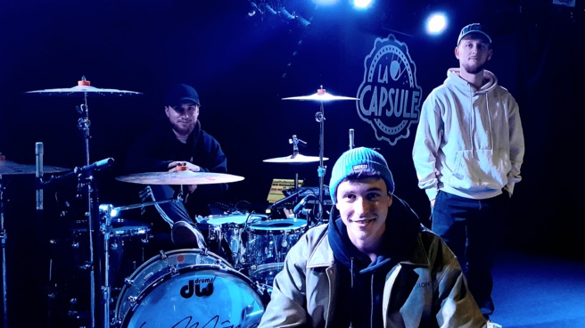 "Le Mome" en 1ere partie d'Hippocampe fou à la capsule de Manosque "Le Mome" en 1ere partie d'Hippocampe fou à la capsule de Manosque