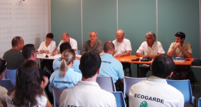 Présentation du dispositif "Eco-gardes" à Esparron-de-Verdon. Les éco-gardes vont veiller sur le Verdon. Présentation du dispositif "Eco-gardes" à Esparron-de-Verdon. Les éco-gardes vont veiller sur le Verdon.