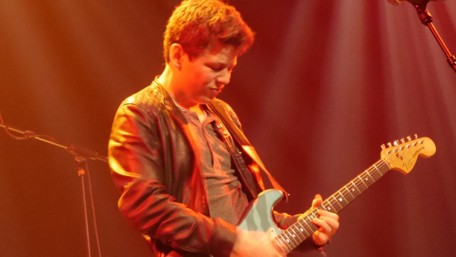 Ej@mslive a fêté la guitare et les cordes… Ej@mslive a fêté la guitare et les cordes…