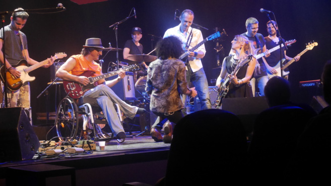 Ej@mslive a fêté la guitare et les cordes… Ej@mslive a fêté la guitare et les cordes…