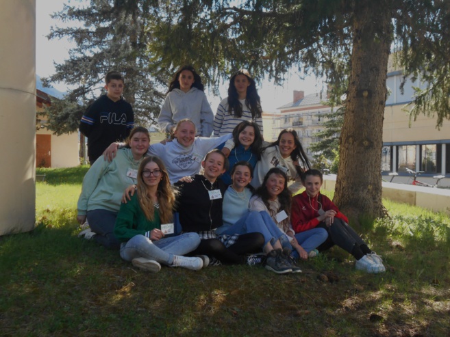 Tous éco-citoyens ! Une émission spéciale réalisée par les élèves-journalistes du collège Les Garcins Tous éco-citoyens ! Une émission spéciale réalisée par les élèves-journalistes du collège Les Garcins