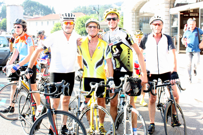 Un prof d’Histoire a fait le tour de France en vélo ! Un prof d’Histoire a fait le tour de France en vélo !