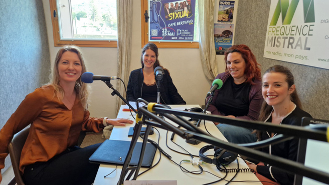 Rachel Dooghe - Johanna Sérrée - Amélie Heroux et Julie Martinez Rachel Dooghe - Johanna Sérrée - Amélie Heroux et Julie Martinez