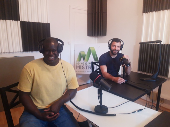 FREEDOM : un court métrage musical ; une satire du monde du travail FREEDOM : un court métrage musical ; une satire du monde du travail