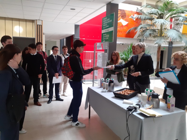 Erasmus, tout un programme à la Cité Scolaire Paul Arène Erasmus, tout un programme à la Cité Scolaire Paul Arène