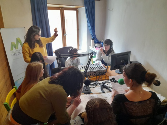 La classe média du collège les Giraudes s'interroge : quels sont les impacts des Jeux Olympiques ? La classe média du collège les Giraudes s'interroge : quels sont les impacts des Jeux Olympiques ?