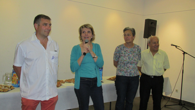 Un apéritif convivial pour dresser le bilan du Corso de la Lavande. Un apéritif convivial pour dresser le bilan du Corso de la Lavande.