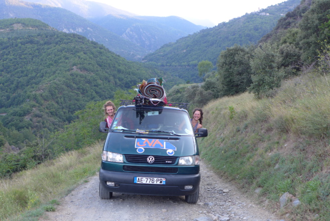 Zoé et Ferdinand veulent aider le peuple syrien dans son pays Zoé et Ferdinand veulent aider le peuple syrien dans son pays