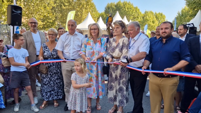 La 101ème Foire de la Lavande a été inaugurée sous le soleil ! La 101ème Foire de la Lavande a été inaugurée sous le soleil !