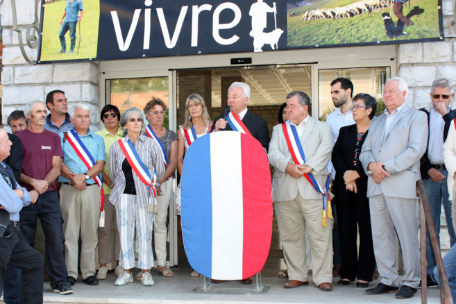 Eleveurs et agriculteurs veulent vivre décemment ! Eleveurs et agriculteurs veulent vivre décemment !