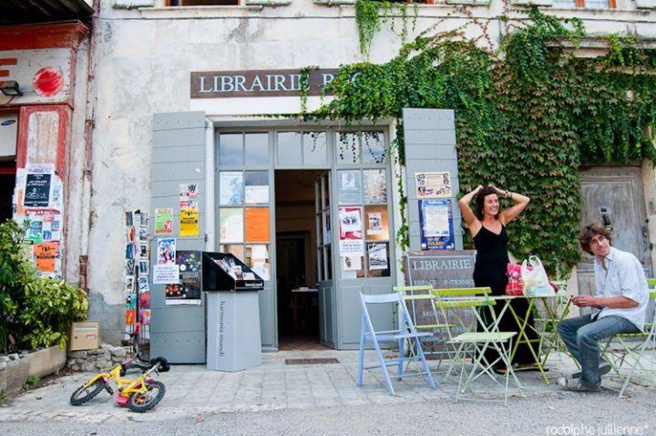 La Micro Edition à la librairie Regain de Reillanne. La Micro Edition à la librairie Regain de Reillanne.