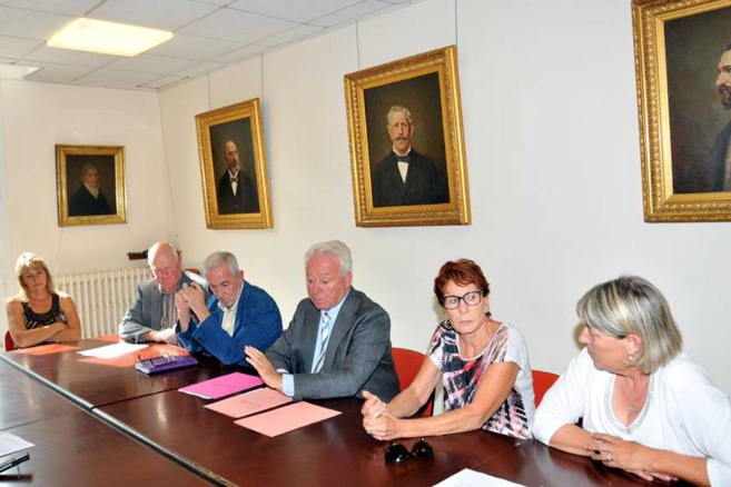 Daniel Spagnou et des Maires du 04 manifesteront samedi devant la préfecture ! Daniel Spagnou et des Maires du 04 manifesteront samedi devant la préfecture !