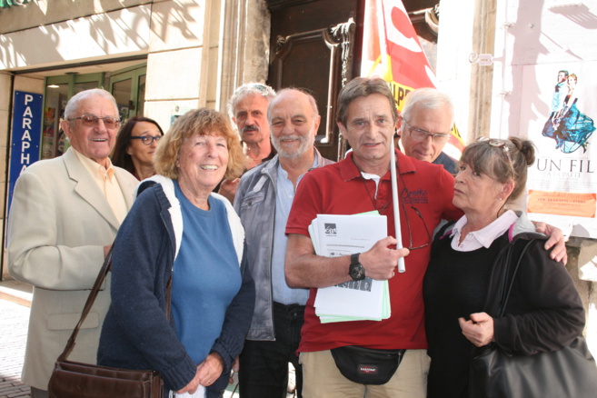 La photo a été prise après le rassemblement, le nombre de militants s'était donc fortement réduit. La photo a été prise après le rassemblement, le nombre de militants s'était donc fortement réduit.