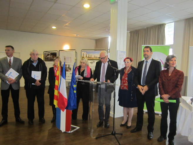 La première pierre de l’Eco-Campus de Sainte-Tulle a été posée hier. La première pierre de l’Eco-Campus de Sainte-Tulle a été posée hier.