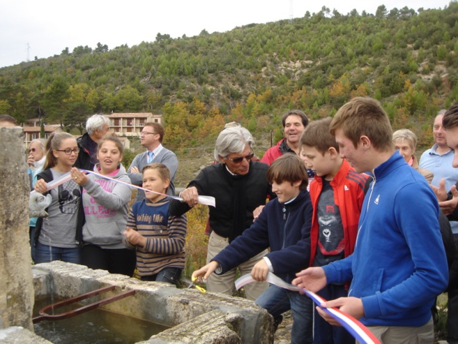 A Esparron de Verdon des jeunes ont restauré les terres incendiées A Esparron de Verdon des jeunes ont restauré les terres incendiées