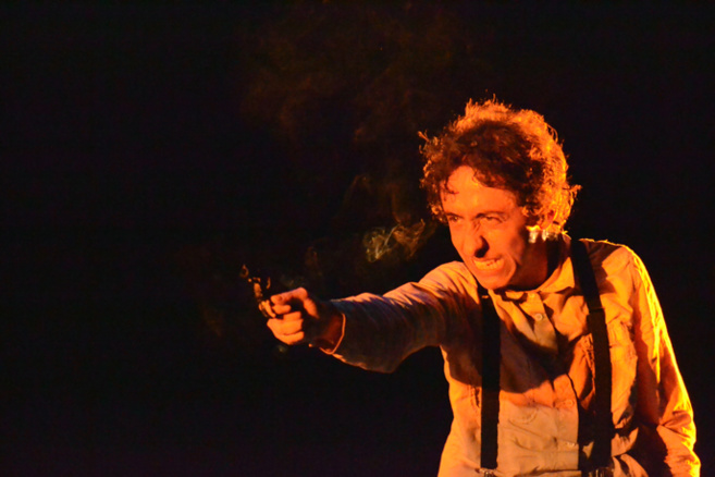 Poésie et émotion était au rendez-vous au Centre Culturel Samedi dernier avec le Comédien et Metteur en scène Carlos Gallegos Poésie et émotion était au rendez-vous au Centre Culturel Samedi dernier avec le Comédien et Metteur en scène Carlos Gallegos