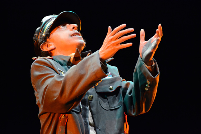 Poésie et émotion était au rendez-vous au Centre Culturel Samedi dernier avec le Comédien et Metteur en scène Carlos Gallegos Poésie et émotion était au rendez-vous au Centre Culturel Samedi dernier avec le Comédien et Metteur en scène Carlos Gallegos