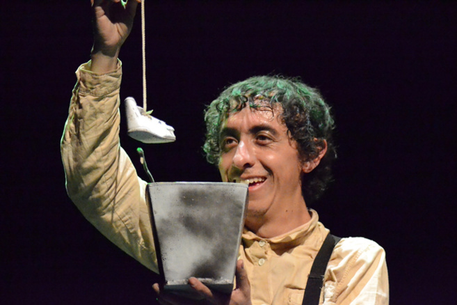 Poésie et émotion était au rendez-vous au Centre Culturel Samedi dernier avec le Comédien et Metteur en scène Carlos Gallegos Poésie et émotion était au rendez-vous au Centre Culturel Samedi dernier avec le Comédien et Metteur en scène Carlos Gallegos